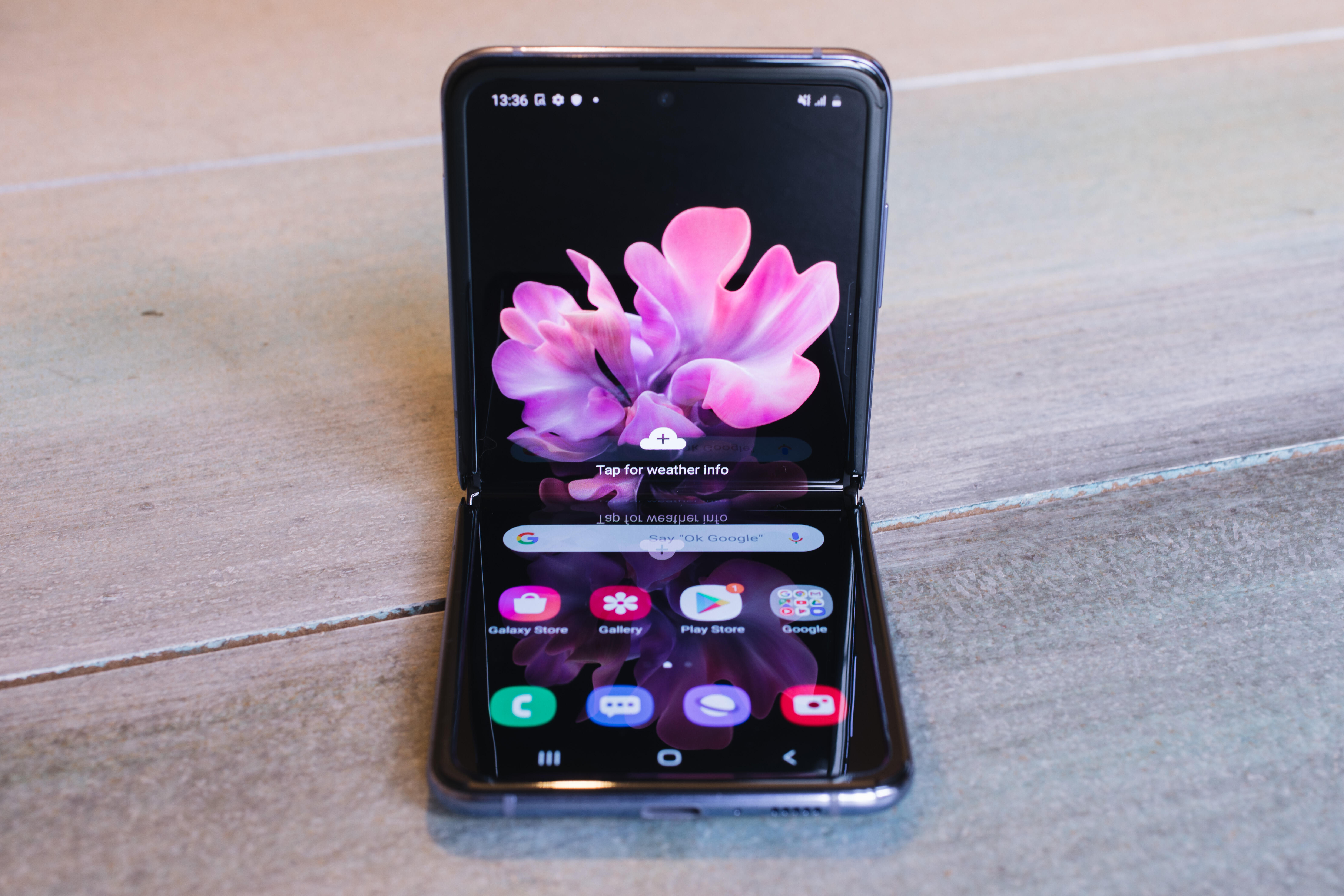 Самсунг большой экран раскладной. Samsung Galaxy aesthetic. Складной телефон Оппо Файн н1 флип. Самсунг раскладной новый с большим экраном цена. Фото андроид раскладушка 2020 года цена.